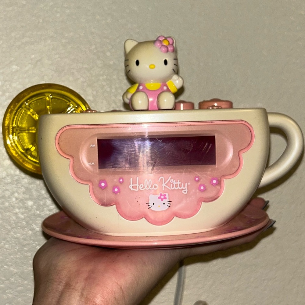 Sanrio Hello Kitty Pink and Yellow Teacup Alarm
